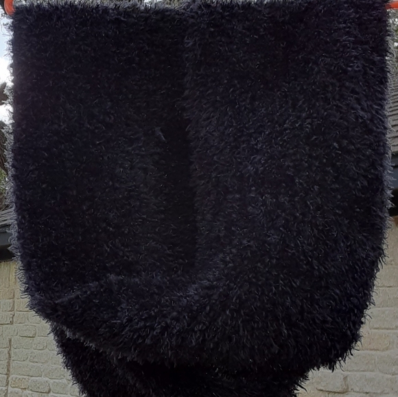 Black Infinity Scarf - Picture 6 of 8